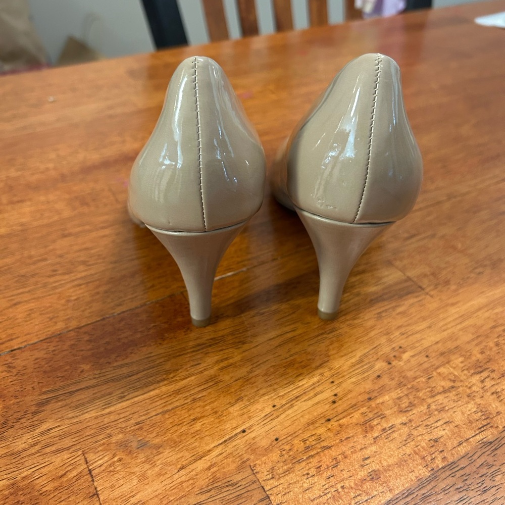 Bandolino Women's Nude Pumps - Picture 3 of 5
